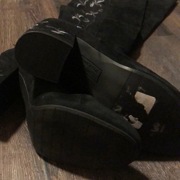 Kenneth Cole over the knee boot. - Picture 5 of 6